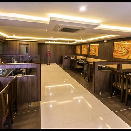 Plaza Hotel Trichy Tiruchirappalli Zewnętrze zdjęcie